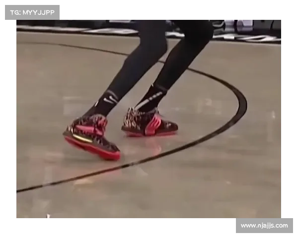 1992年的今天，斯特西-奥格蒙拿到NBA历史上的第6000000分